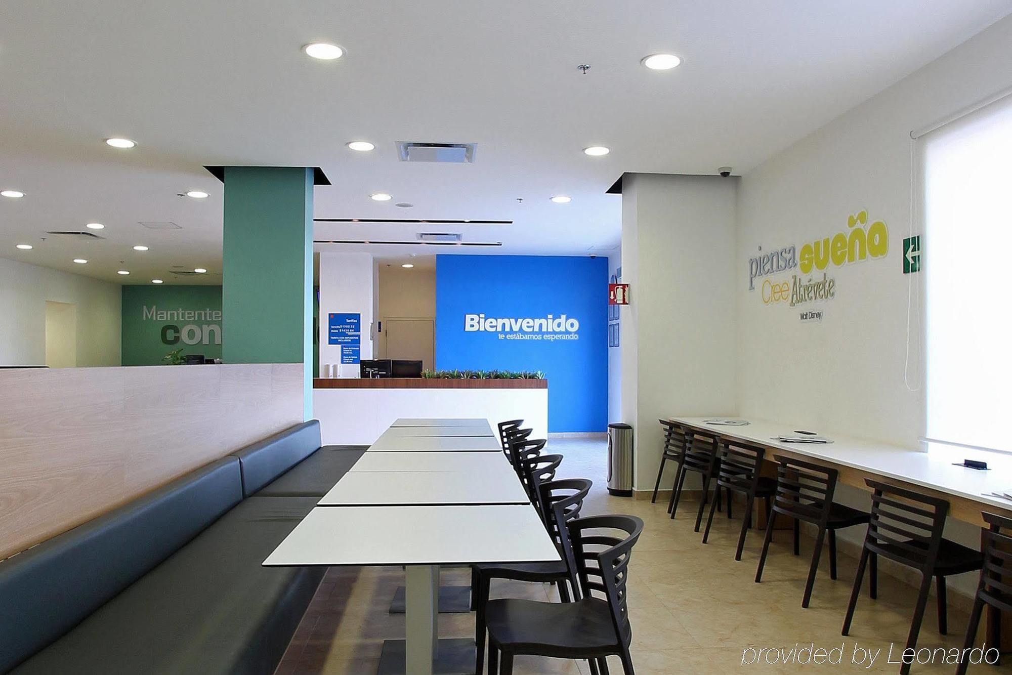 One Queretaro Centro Sur Hotell Restaurang bild